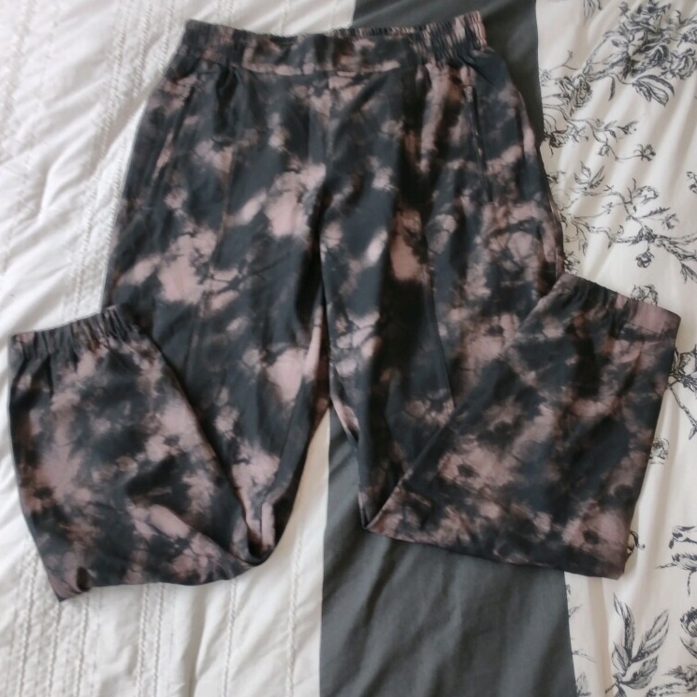 Women’s stretch tech joggers